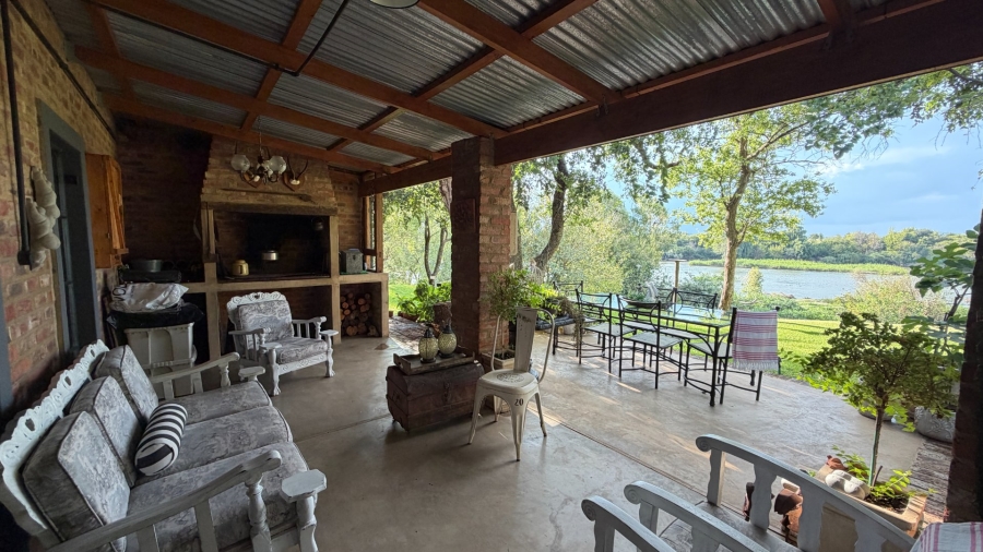  Bedroom Property for Sale in Viljoenskroon Rural Free State